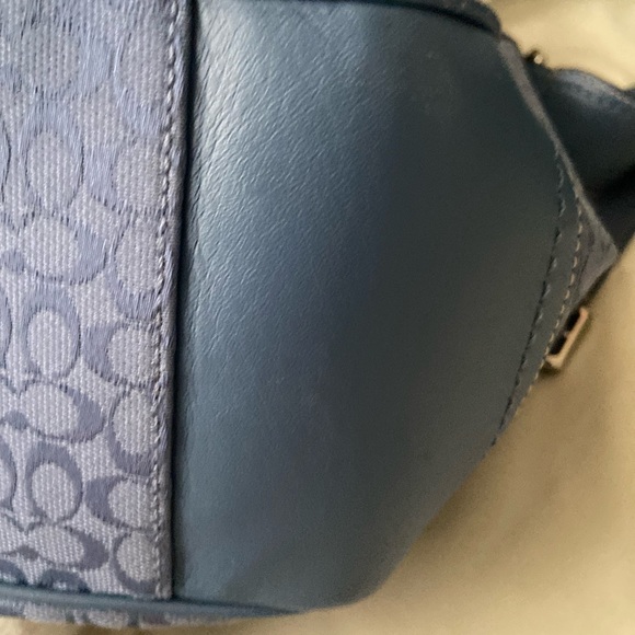 AUTHENTIC COACH BLUE CANVAS AND LEATHER
SIGNATURE LAPTOP BAG - Picture 9 of 10